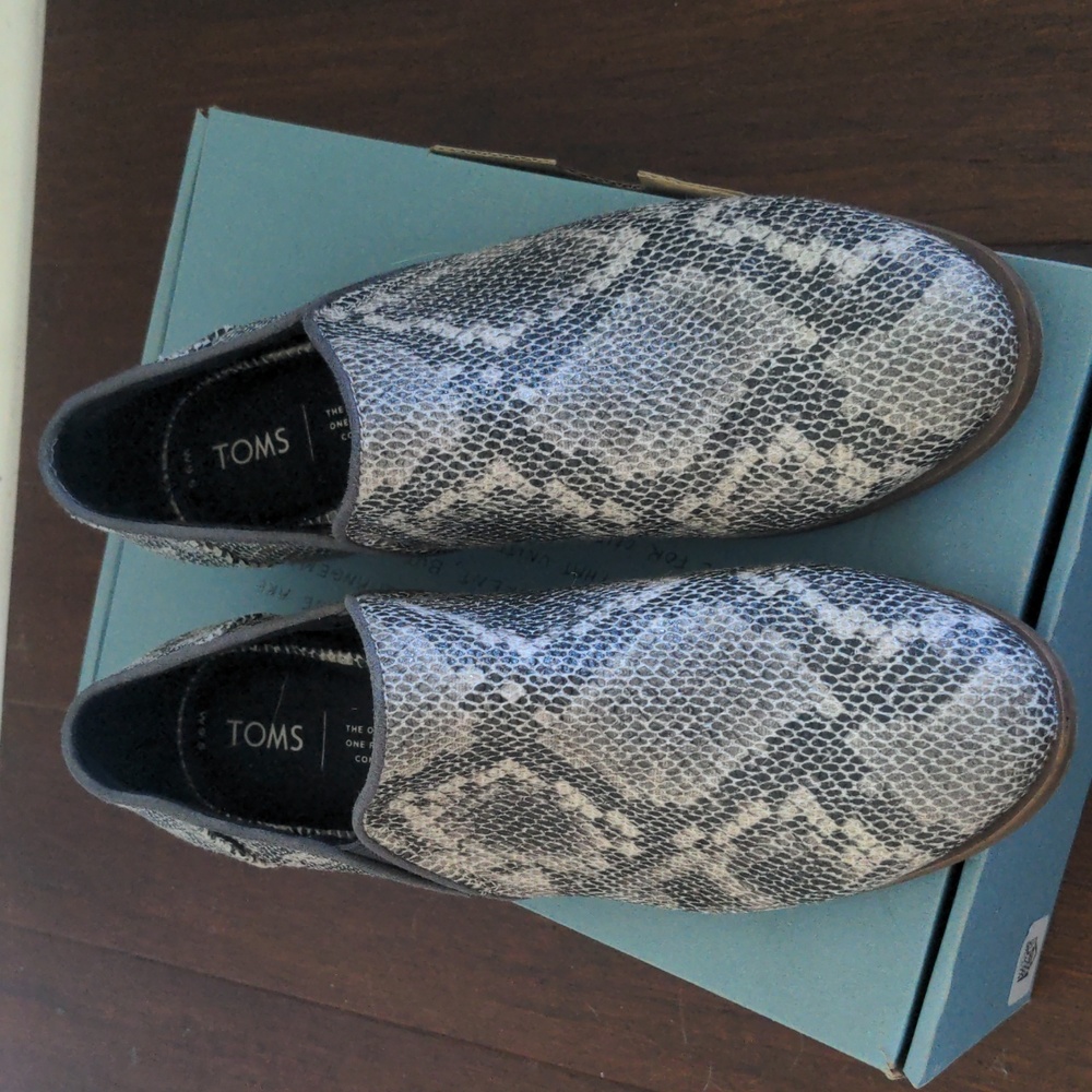 Toms shaye low snake print shoes